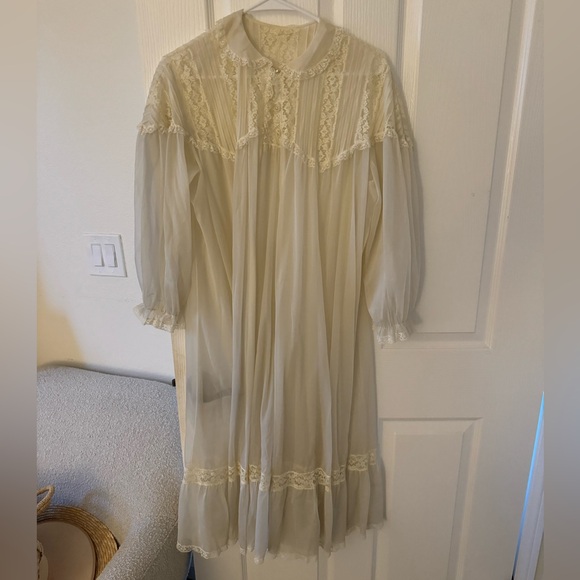 Other - Vintage lace night gown
